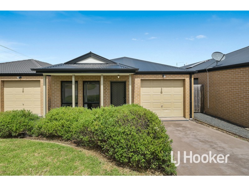 3/103 Army Road, Pakenham VIC 3810