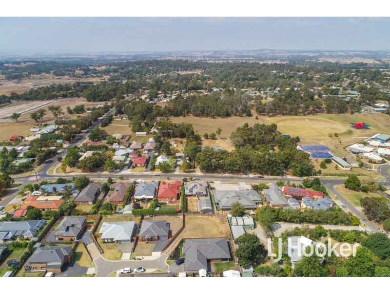 18 Royanne Close, Bunyip VIC 3815
