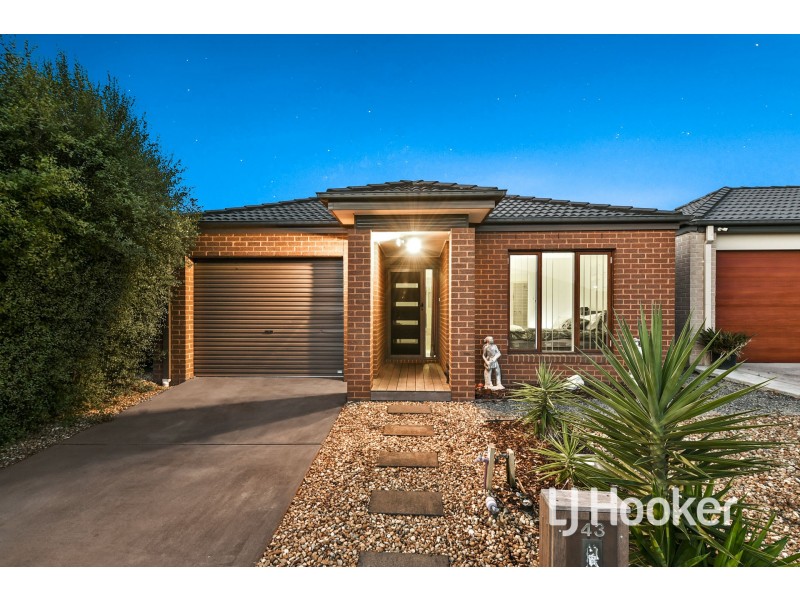 43 Moore Mews, Pakenham VIC 3810