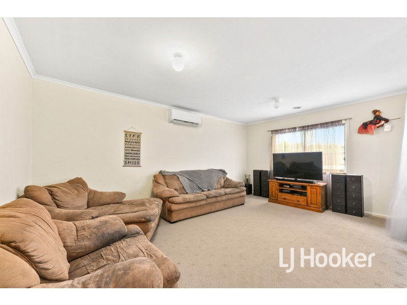 43 Moore Mews, Pakenham VIC 3810
