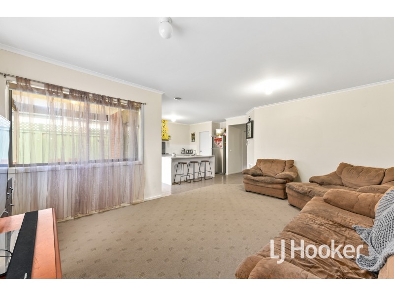 43 Moore Mews, Pakenham VIC 3810