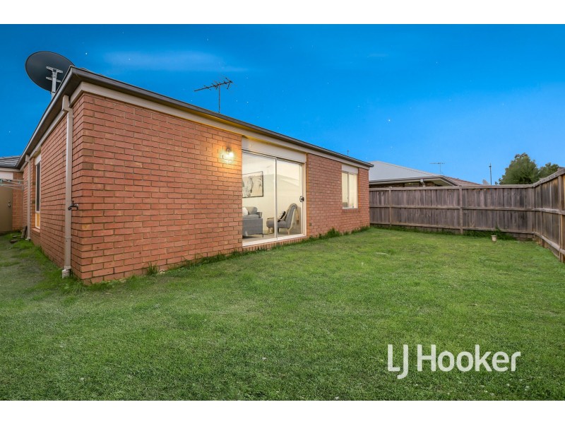 23 Markbeech Crescent, Officer VIC 3809