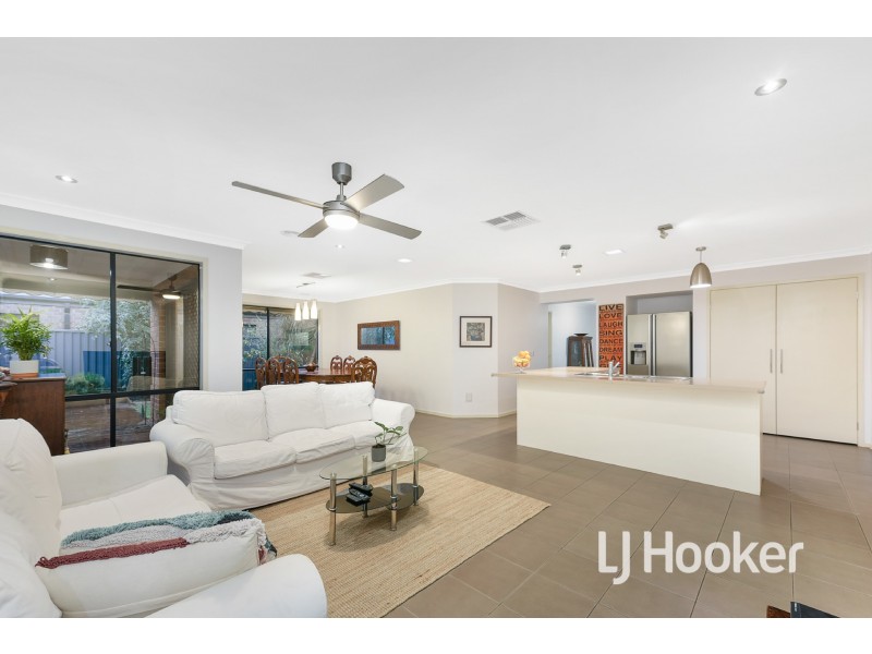 8 Eskdale Court, Pakenham VIC 3810