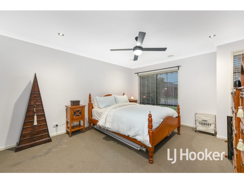 8 Eskdale Court, Pakenham VIC 3810