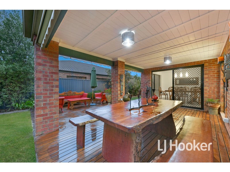8 Eskdale Court, Pakenham VIC 3810