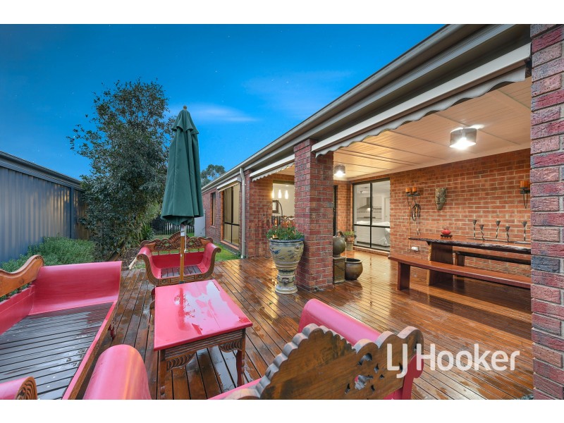 8 Eskdale Court, Pakenham VIC 3810