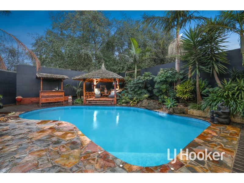 24 Jacqueline Place, Pakenham VIC 3810