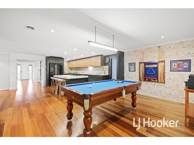 24 Jacqueline Place, Pakenham VIC 3810