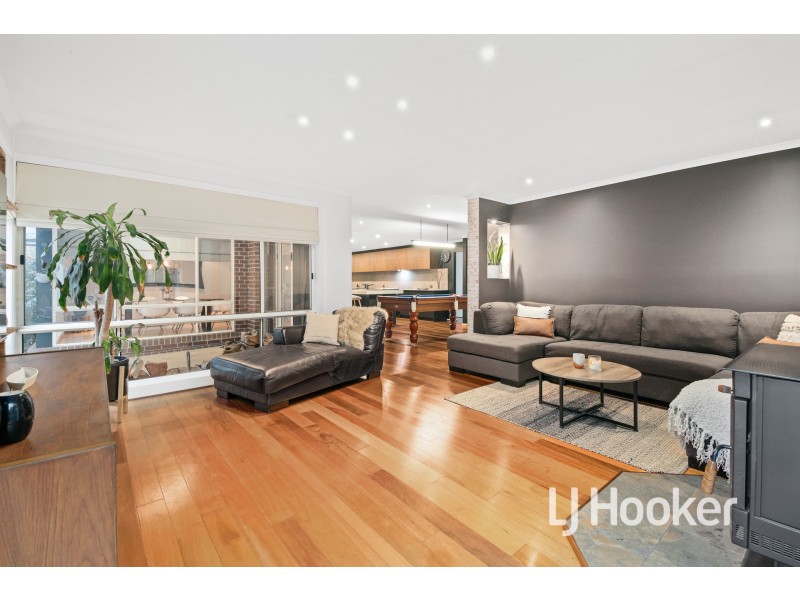 24 Jacqueline Place, Pakenham VIC 3810