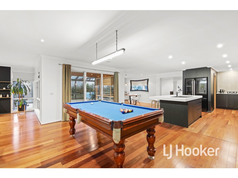 24 Jacqueline Place, Pakenham VIC 3810