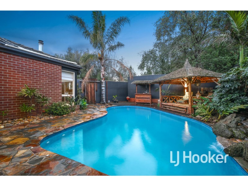 24 Jacqueline Place, Pakenham VIC 3810