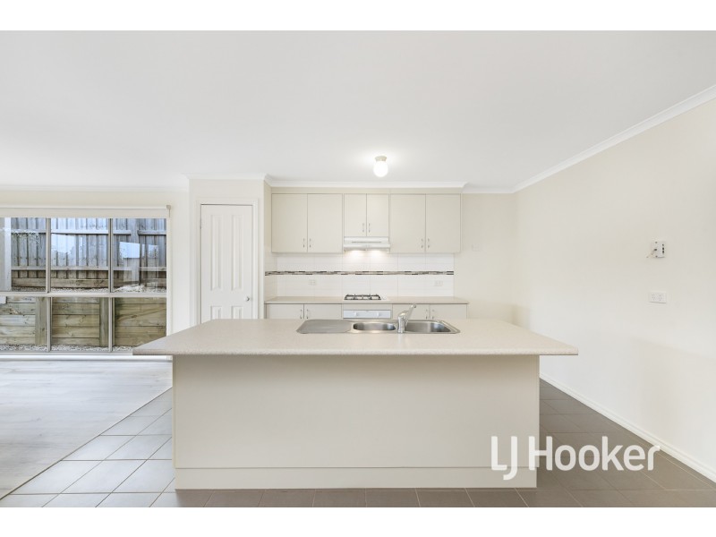 18/51 Leigh Drive, Pakenham VIC 3810