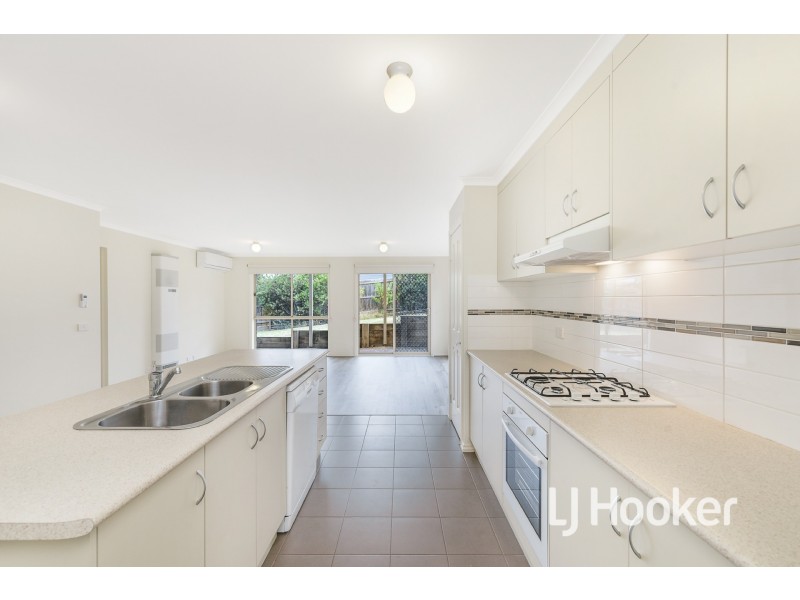 18/51 Leigh Drive, Pakenham VIC 3810