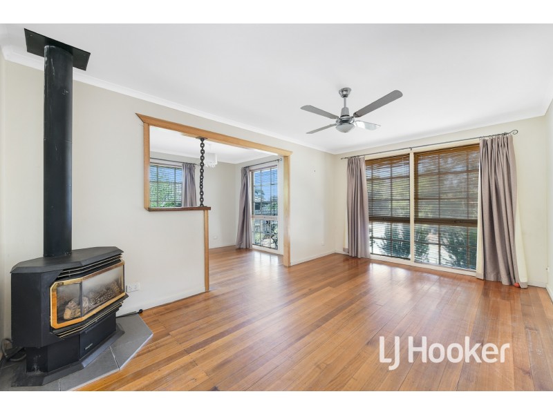 6 Finch Court, Pakenham VIC 3810