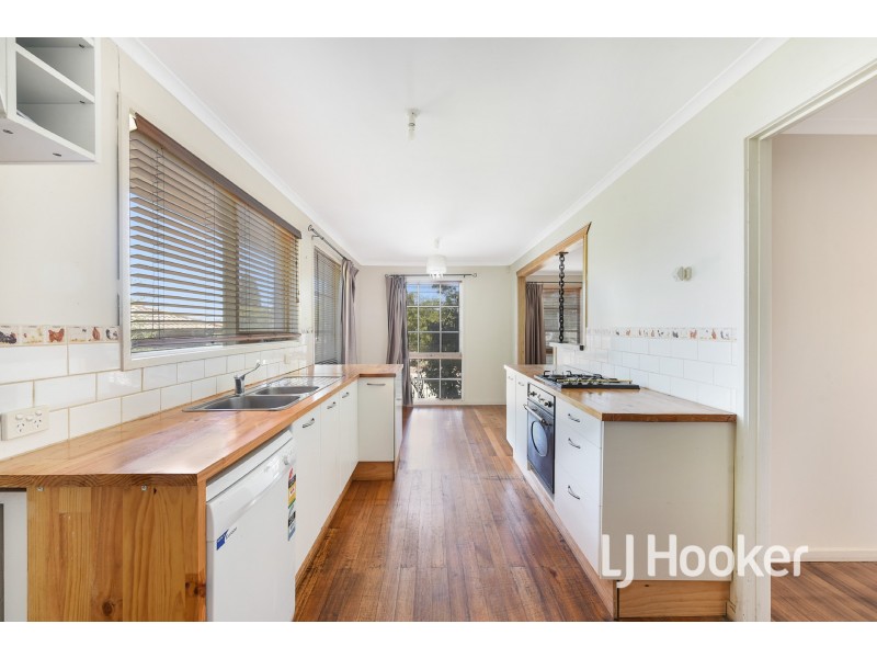 6 Finch Court, Pakenham VIC 3810