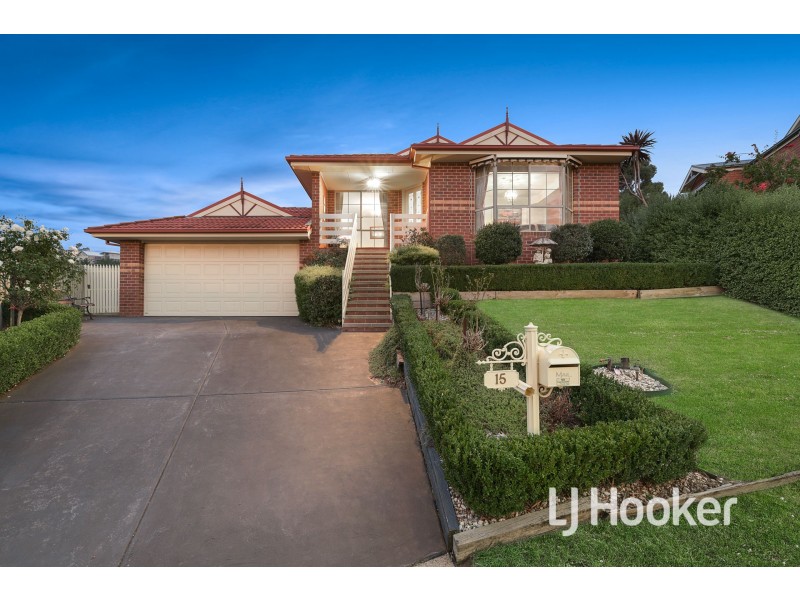 15 Kristina Court, Pakenham VIC 3810