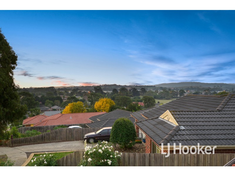15 Kristina Court, Pakenham VIC 3810