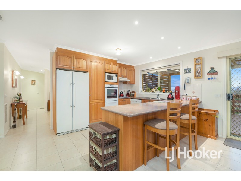 15 Kristina Court, Pakenham VIC 3810