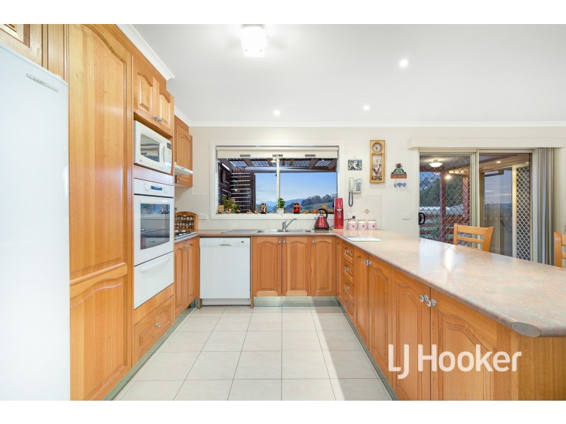 15 Kristina Court, Pakenham VIC 3810