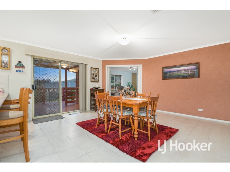 15 Kristina Court, Pakenham VIC 3810