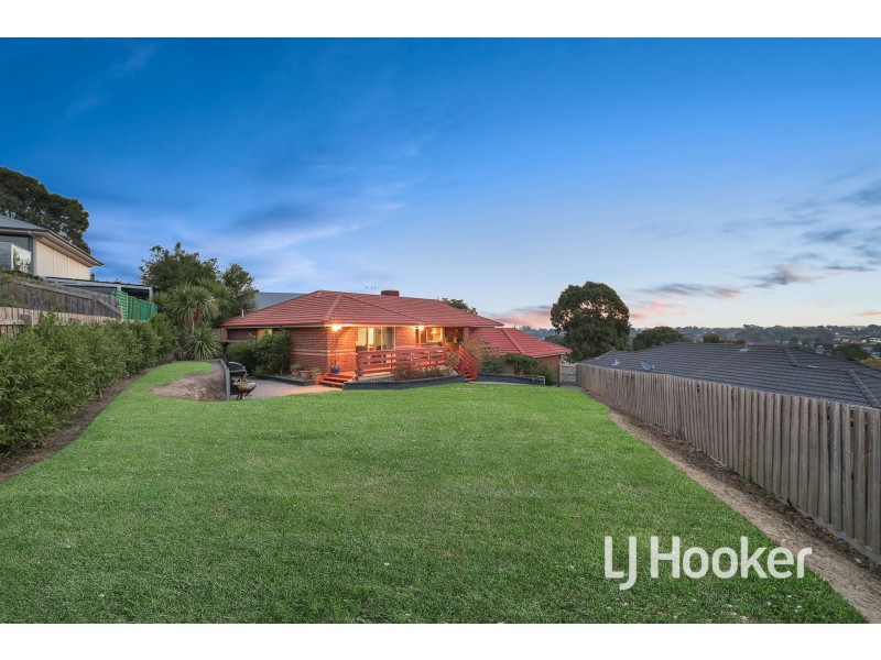 15 Kristina Court, Pakenham VIC 3810