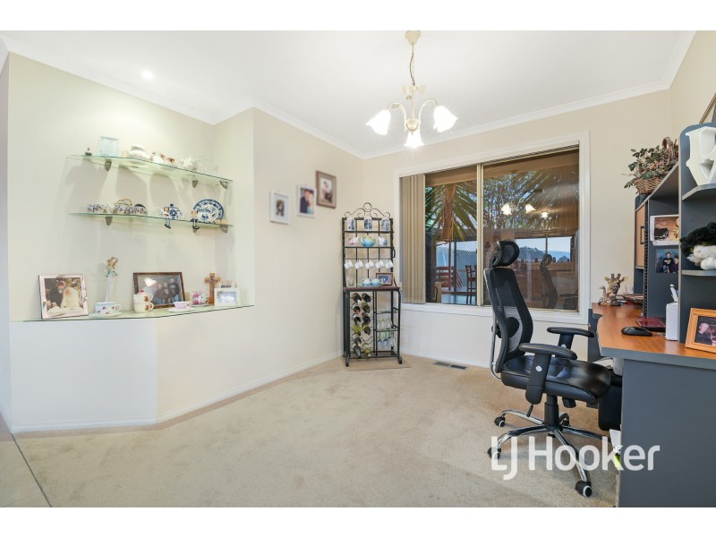 15 Kristina Court, Pakenham VIC 3810