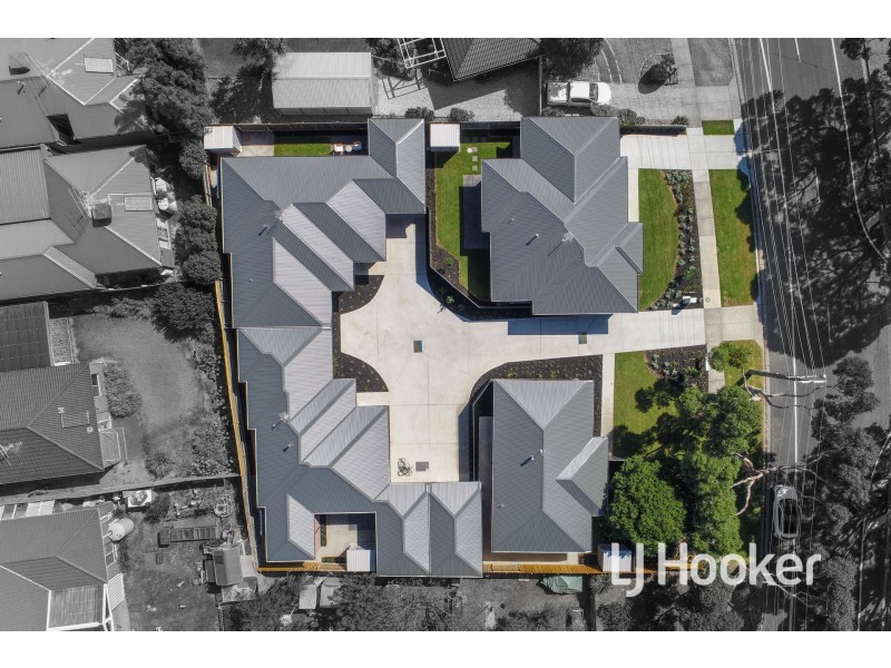 2/152 Duncan Drive, Pakenham VIC 3810