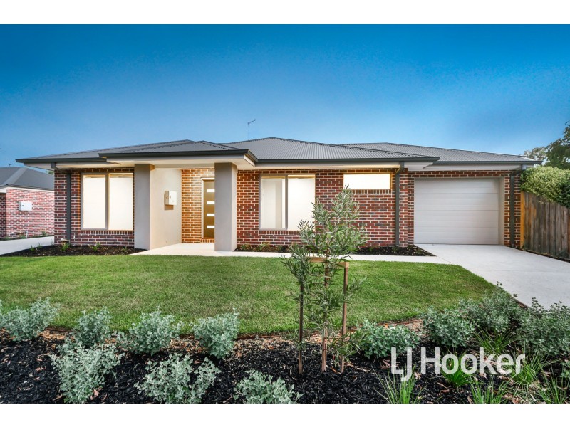 1/152 Duncan Drive, Pakenham VIC 3810