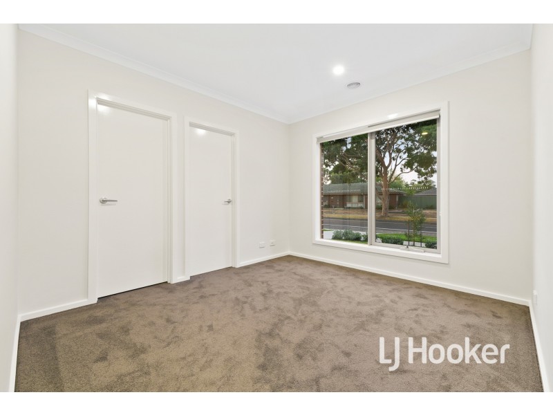 1/152 Duncan Drive, Pakenham VIC 3810