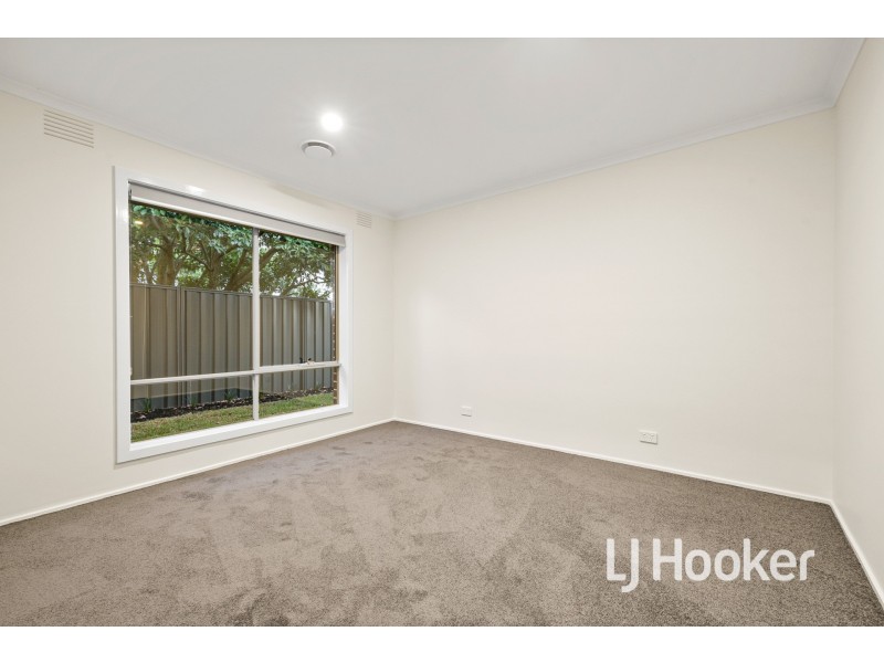 4/152 Duncan Drive, Pakenham VIC 3810