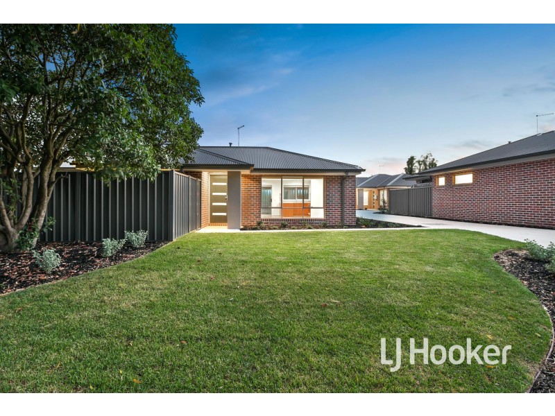 4/152 Duncan Drive, Pakenham VIC 3810