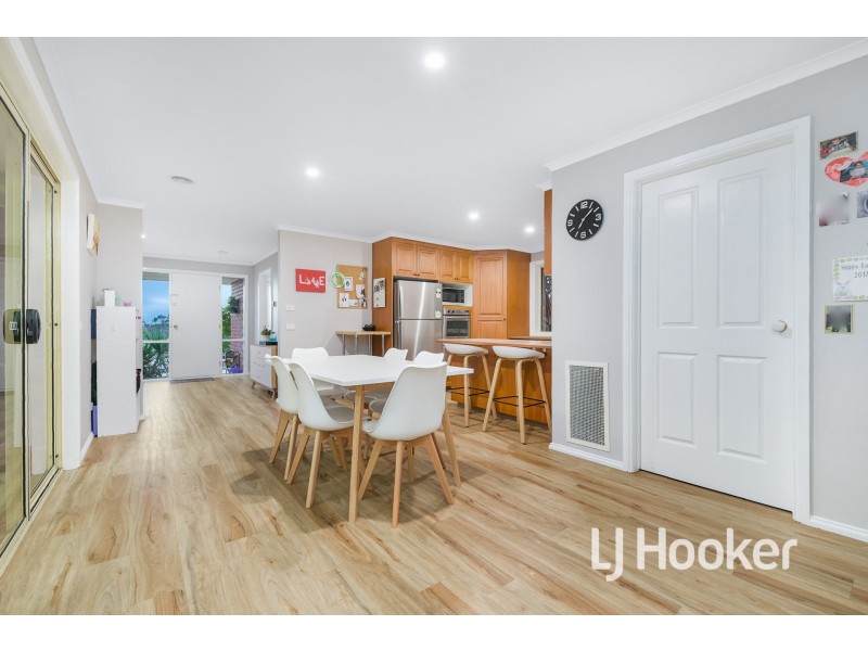 22 Breyleigh Drive, Pakenham VIC 3810