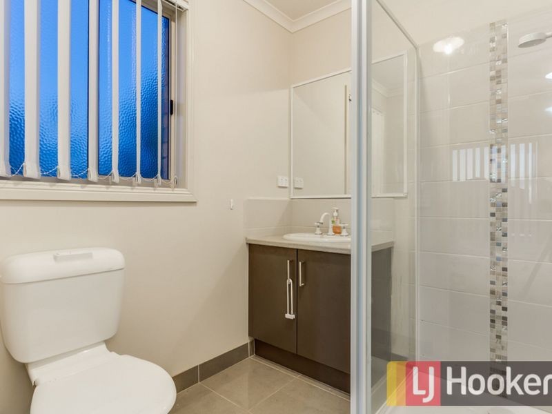 37 Currawong Crescent, Pakenham VIC 3810
