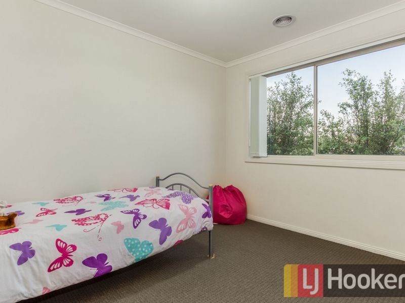 37 Currawong Crescent, Pakenham VIC 3810