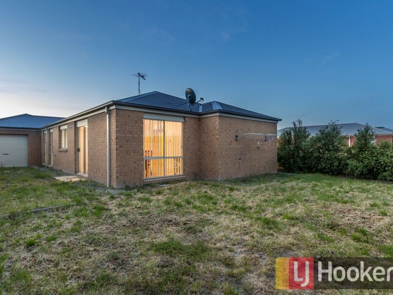 37 Currawong Crescent, Pakenham VIC 3810