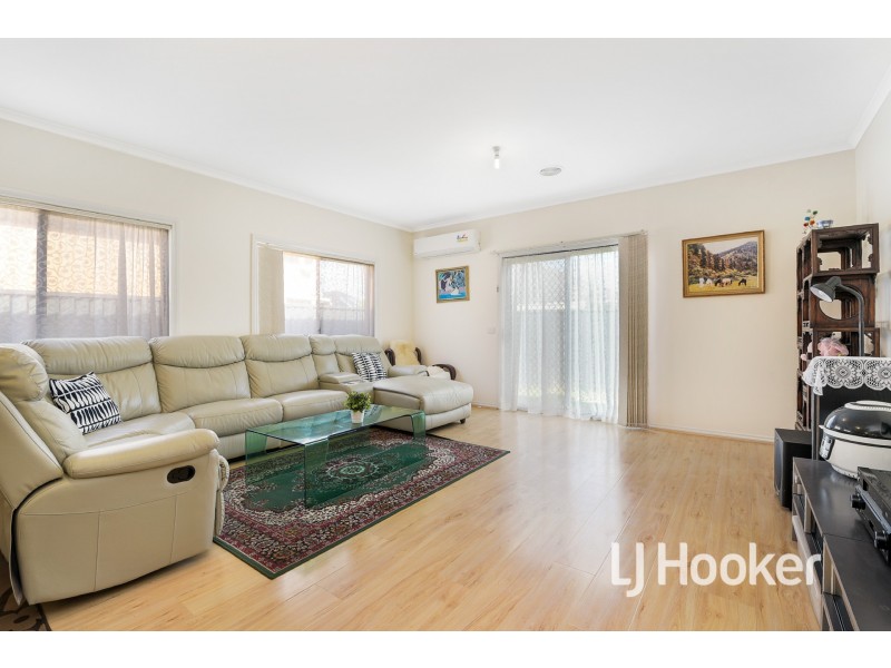9 Downing Square, Pakenham VIC 3810