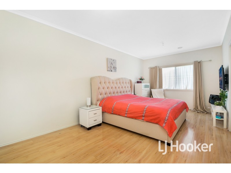 9 Downing Square, Pakenham VIC 3810