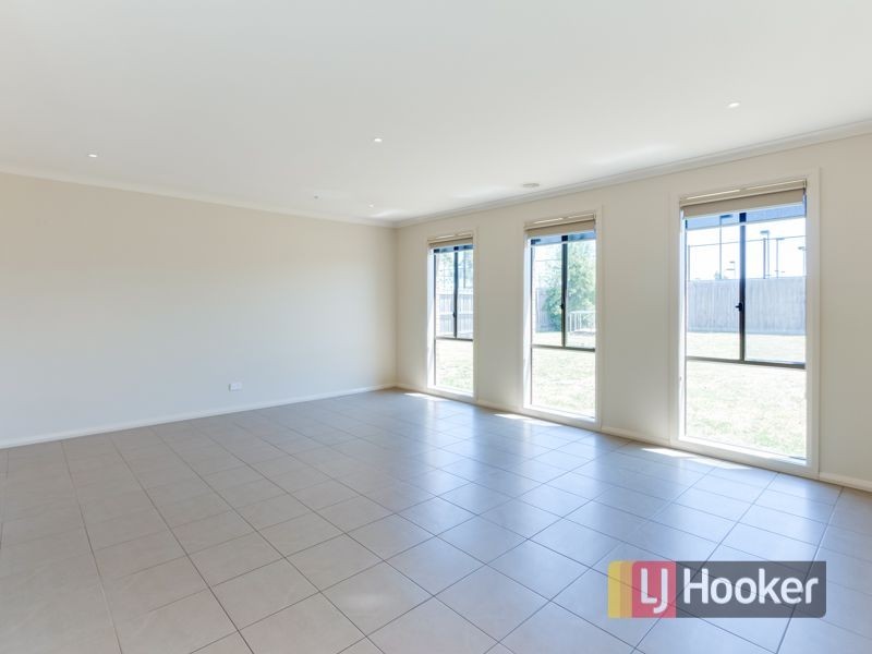 9 Scordia Place, Pakenham VIC 3810