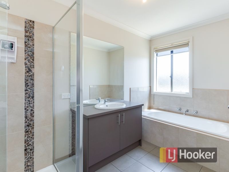 9 Scordia Place, Pakenham VIC 3810