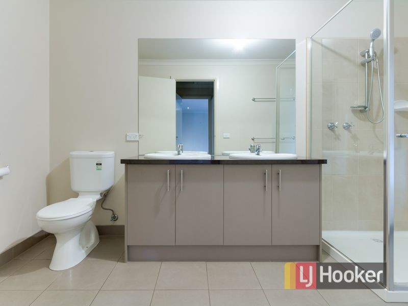 9 Scordia Place, Pakenham VIC 3810