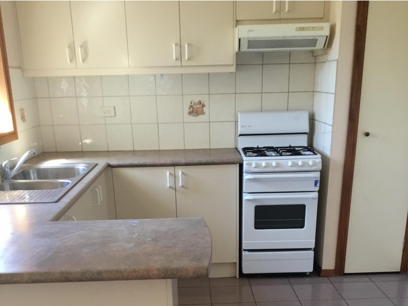 16 Maria Crescent, Pakenham VIC 3810