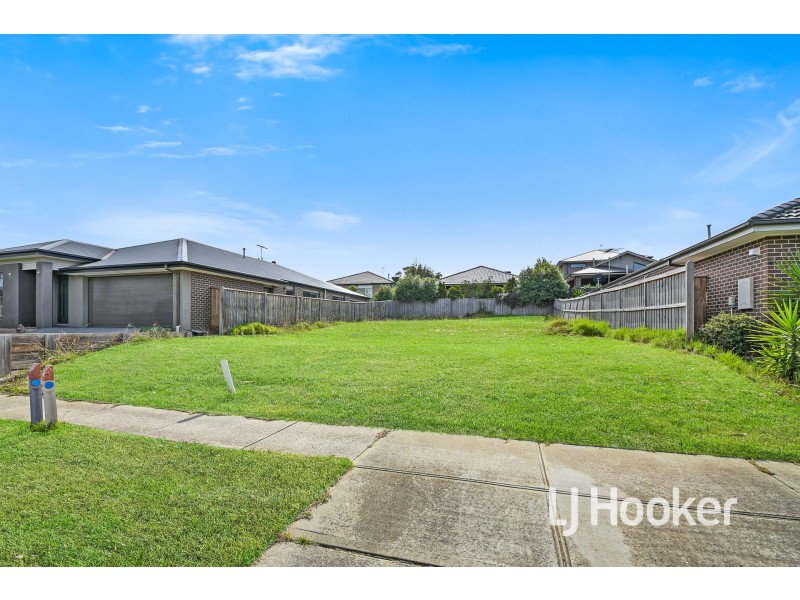 14 Shakespeare Grove, Officer VIC 3809