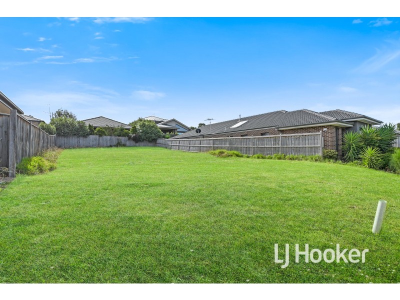 14 Shakespeare Grove, Officer VIC 3809