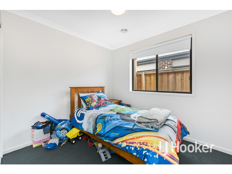 29 Ascot Park Drive, Pakenham VIC 3810