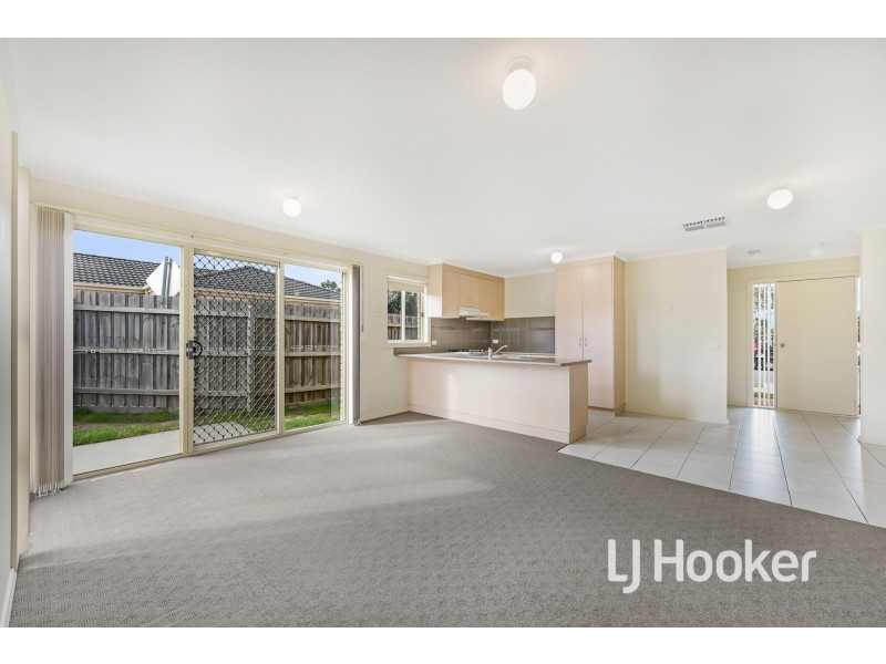 1/21-31 Parman Avenue, Pakenham VIC 3810