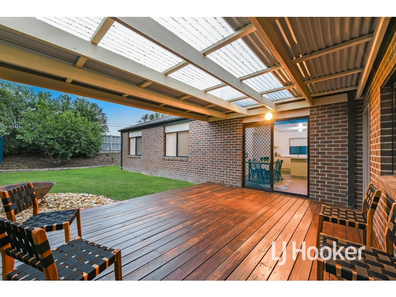 20 Scarlet Crescent, Pakenham VIC 3810