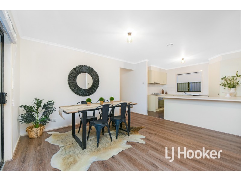 20 Scarlet Crescent, Pakenham VIC 3810