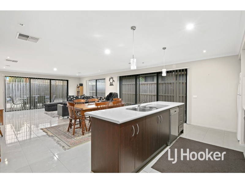 37 Verdant Avenue, Officer VIC 3809