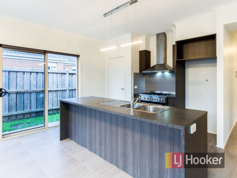 10 Ramel Way, Pakenham VIC 3810