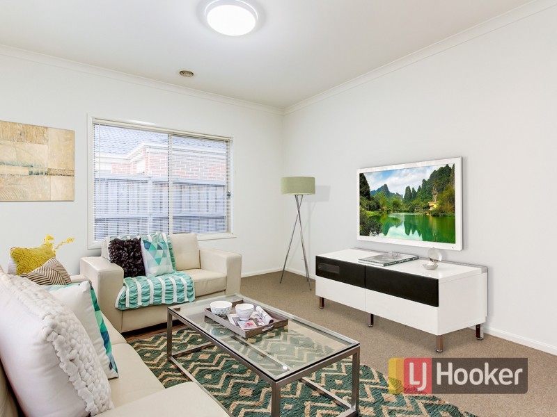 10 Ramel Way, Pakenham VIC 3810